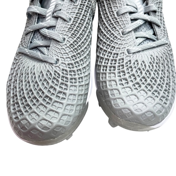 NWOT Under Armour Women’s Softball Cleats Gray Size 7.5 - Picture 5 of 14